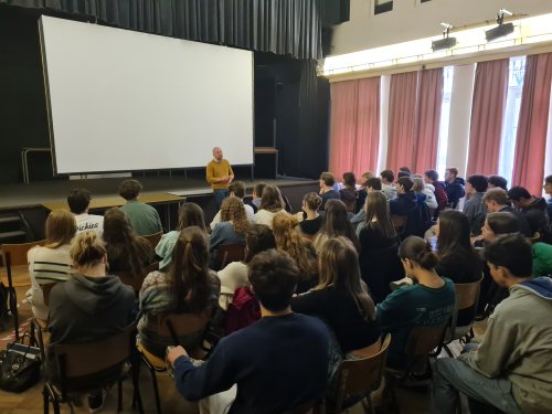 Rencontre avec le Professeur André Füzfa